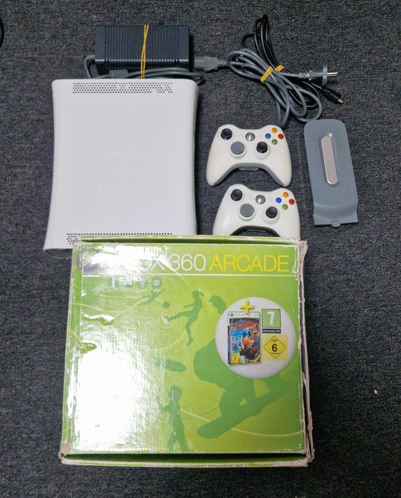 Xbox 360 Arcade complet cu cutie originală