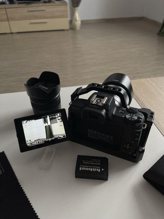 Canon eos M50 + 2 obiective + accesorii