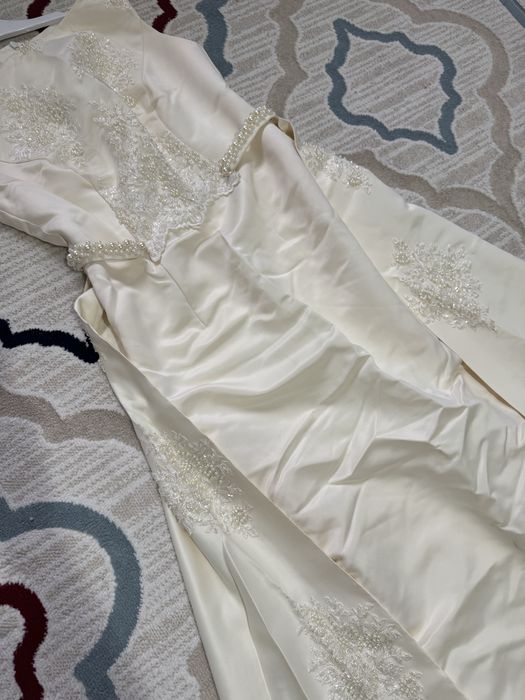 Дизайнерское вечерное платье