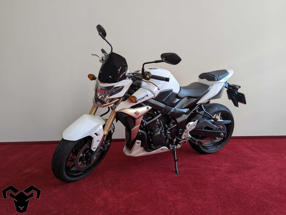 Suzuki GSR 750 ABS | CAPRA Motors