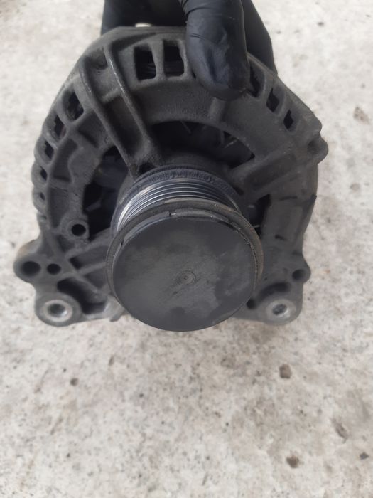 Alternator / Electromotor vw golf 4 / vw bora  1.9 TDI ATD / AXR