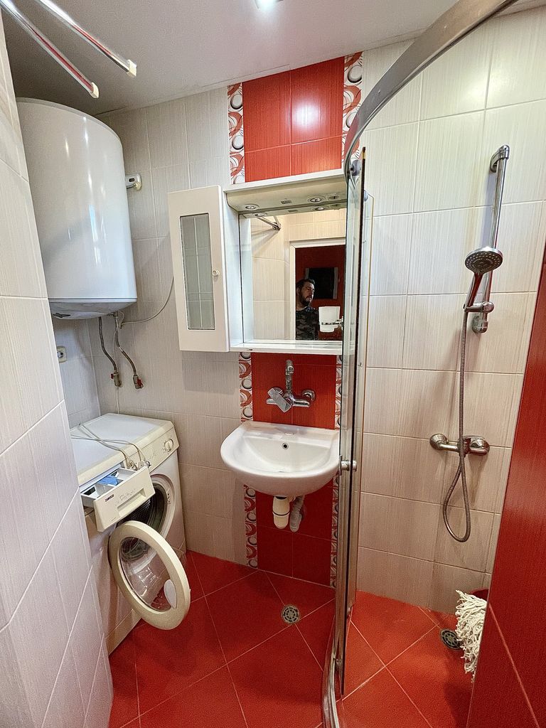 Дава се под наем Двустаен апартамент в Димитровград - 48 кв.м за 153 € - Снимка #3