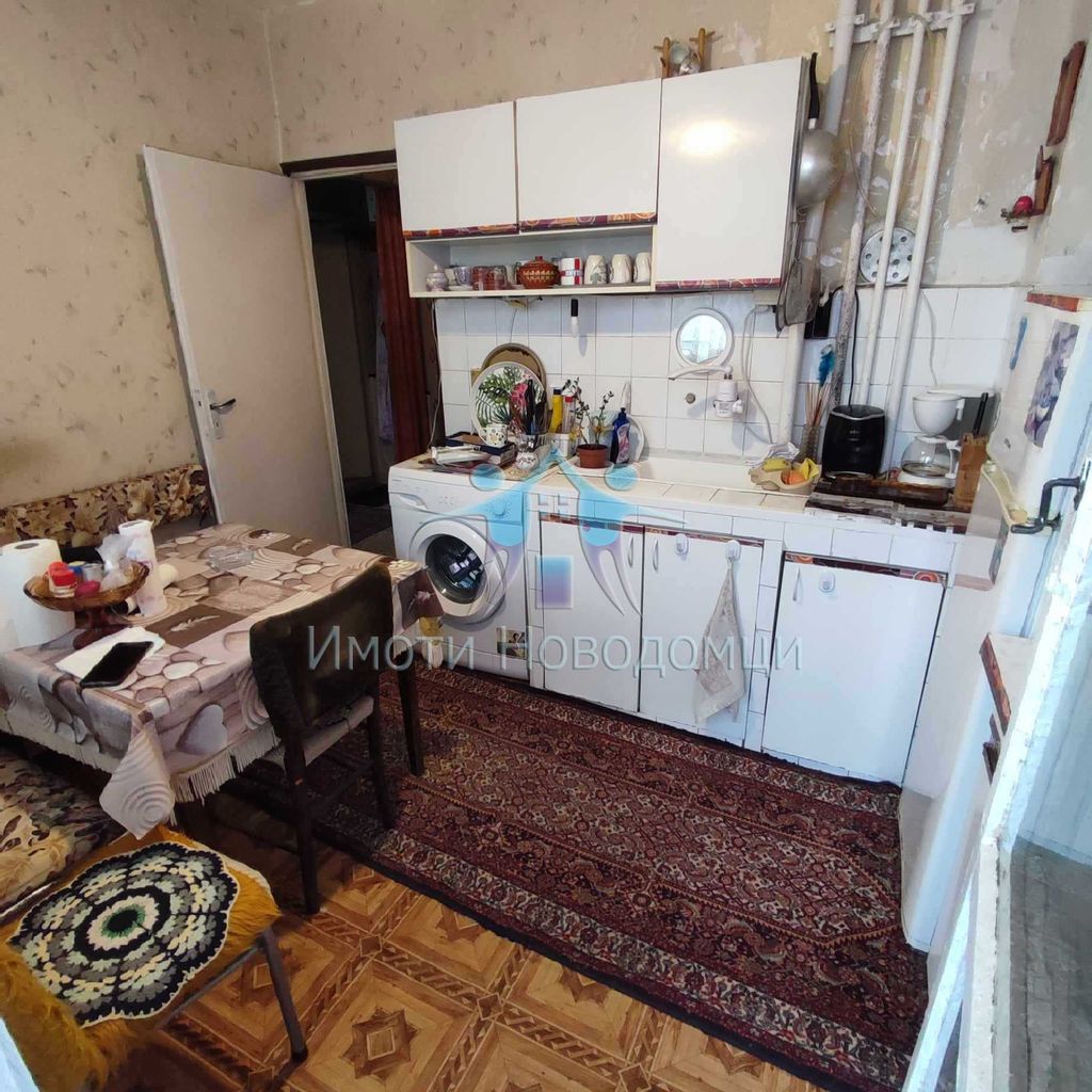 Продава се Двустаен апартамент в Шумен, Пазара - 62 кв.м за 1152 €/кв.м - Снимка #1