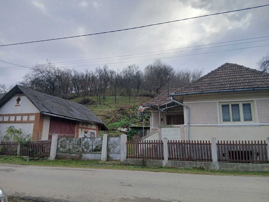 Casă la țară la 60 km de Cluj-Napoca