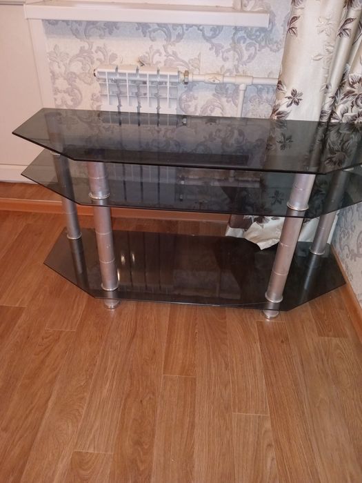 Продам стол стеклянный