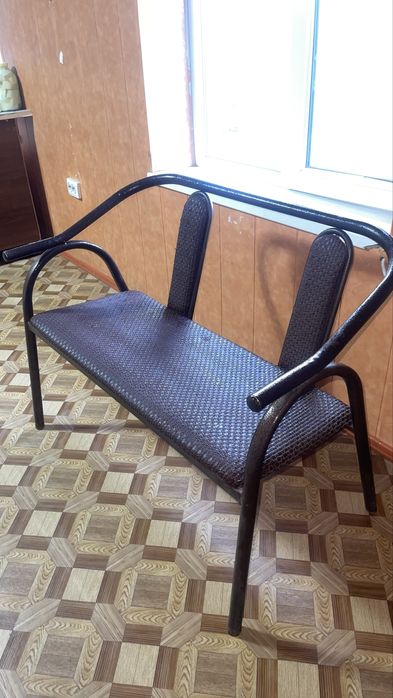 Скамейка удобная мягкая