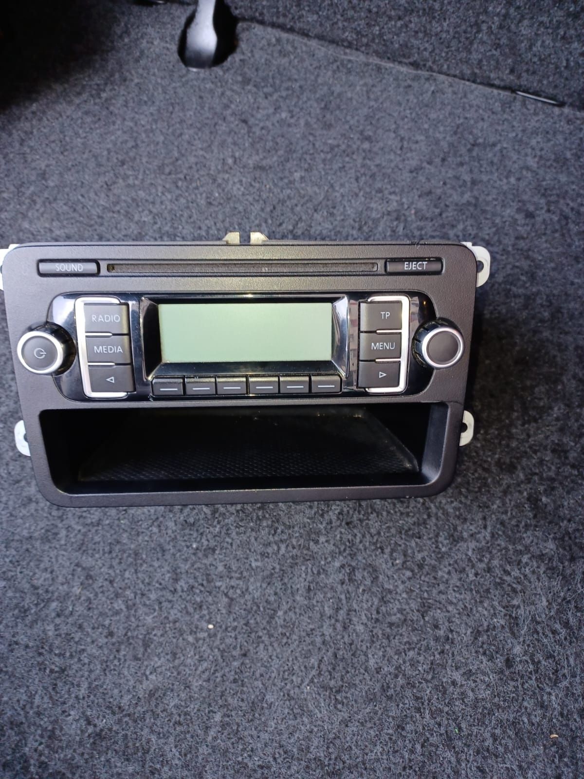 Vând radio-CD, golf 6, original