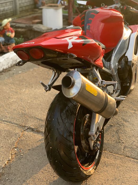 Yamaha R1 2001 RN 04