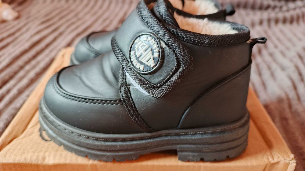 Продам ботинки детские зимние 24 размер (14.5см)