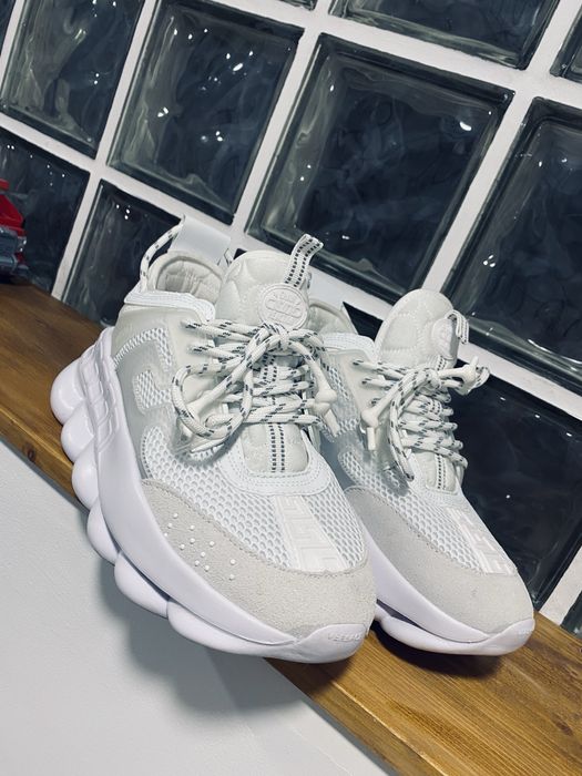 Versace chain reaction