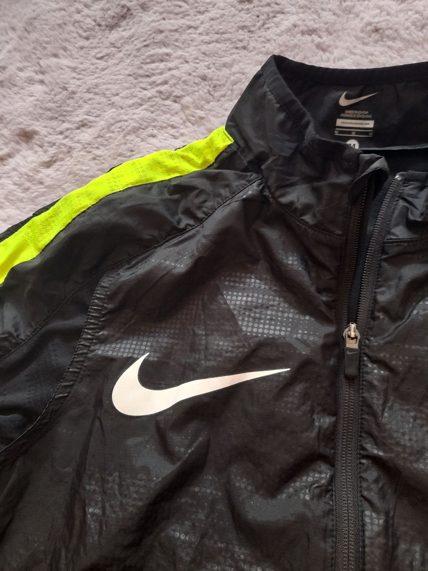 Nike мъжко яке и тениска S- M размер.