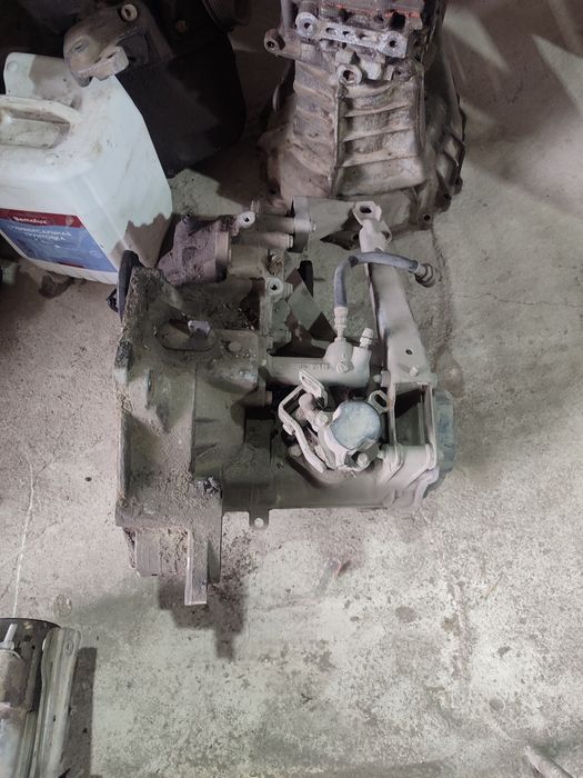 Продам коробка механика на Пассат Б3 Б4