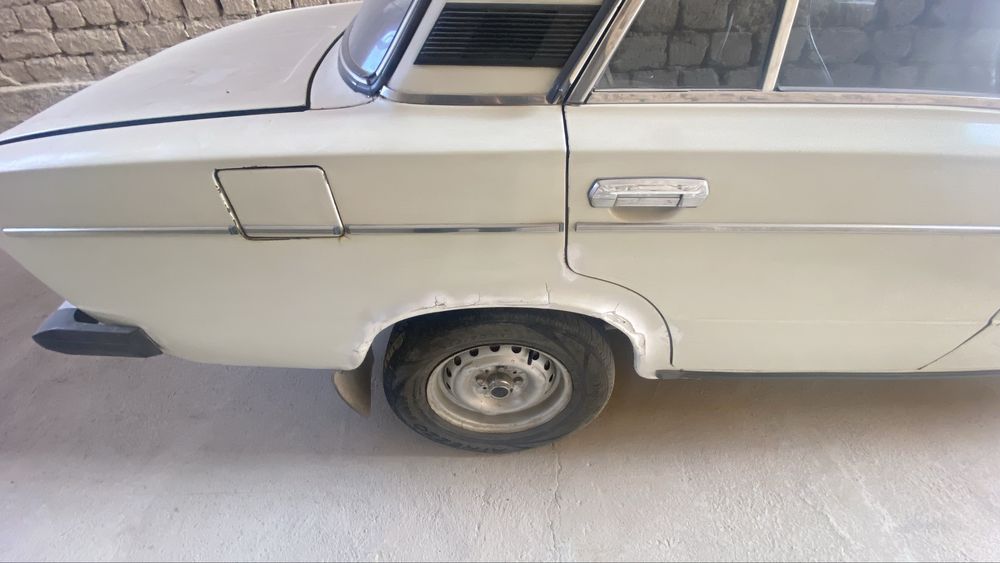 Jiguli 06 srochni sotiladi