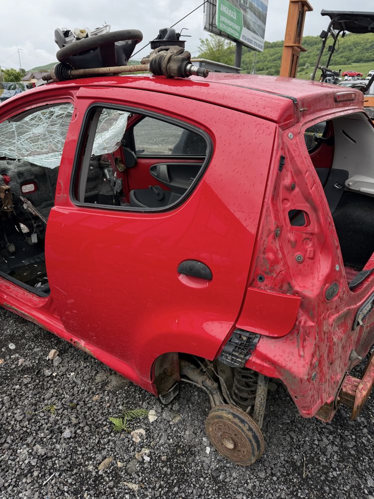 aripa dreapta toyota aygo dezmembrari toyota aygo