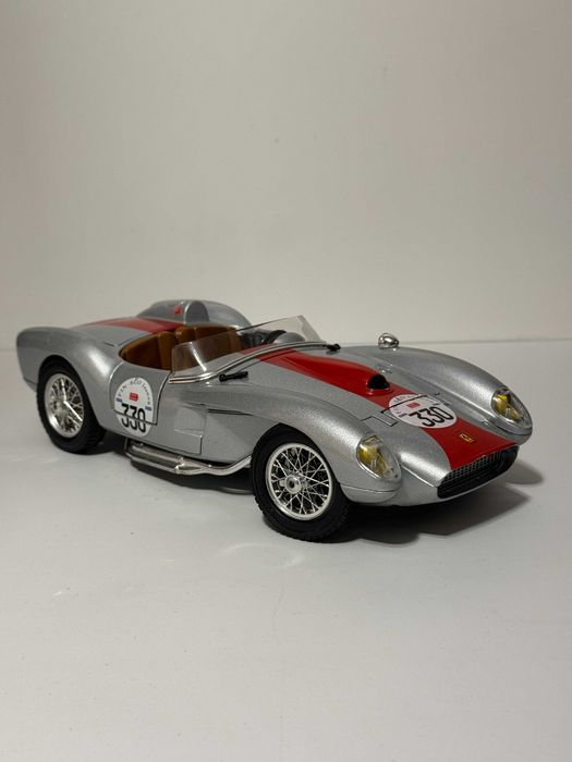 Ferrari 250 Testa Rossa (1957) Bburago 1/18