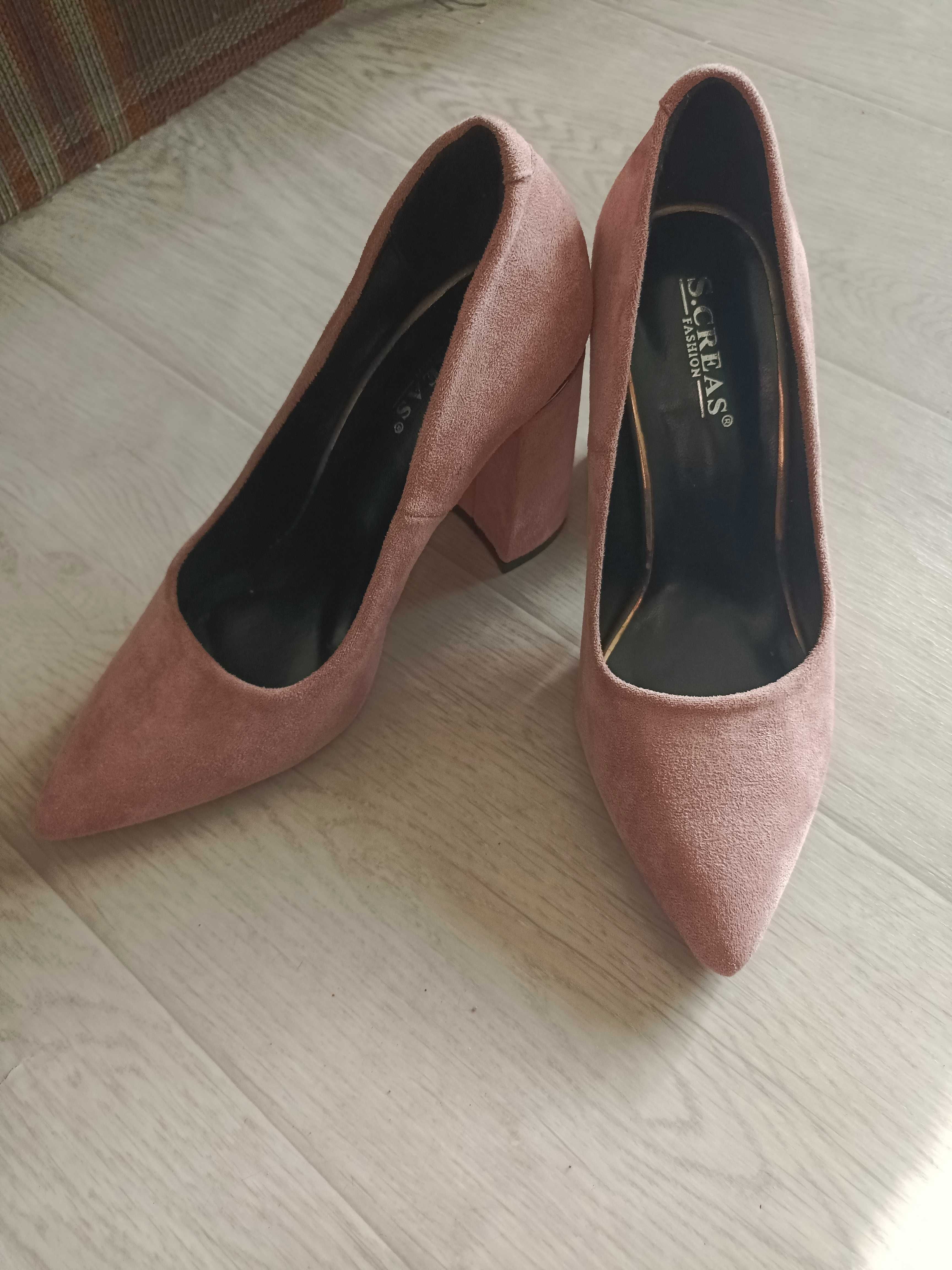 Туфли женские, нежно розового цвета,35 размер.