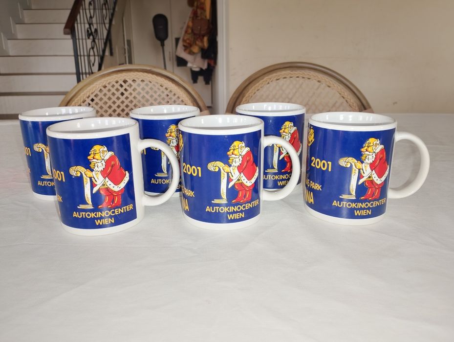 Vând set 6 căni noi, model craciunesc