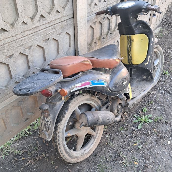 Vând scuter aprilia