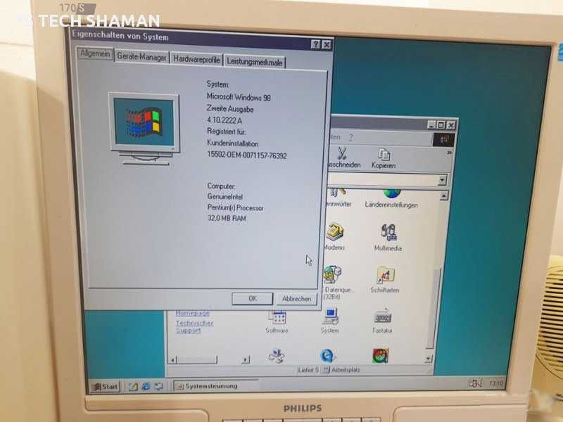 Продавам рядък ретро компютър Pentium MMX с WINDOWS 98 и 5,25" диск!