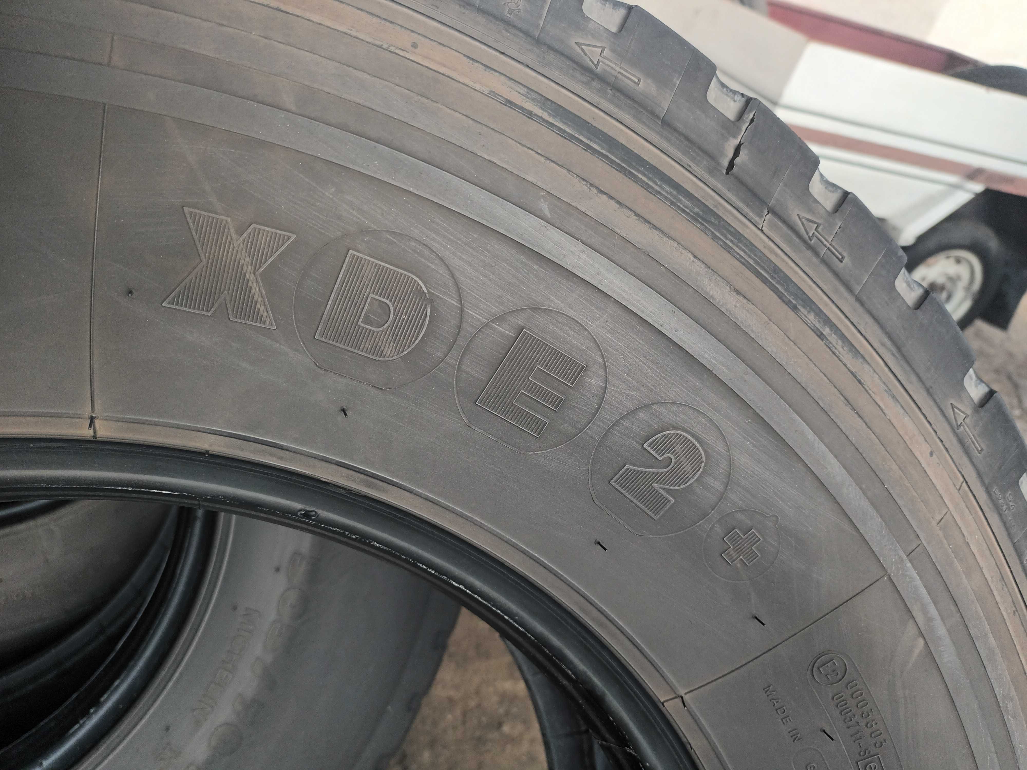 4 тежкотоварни гуми 305/70 R19.5 Michelin XDE2+ 148/146L M+S Germany