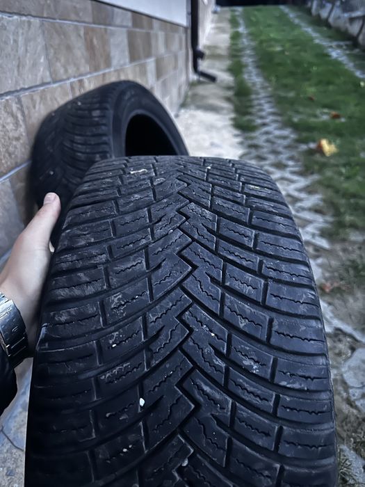 Pirelli Cinturato all season sf2 235/45/17