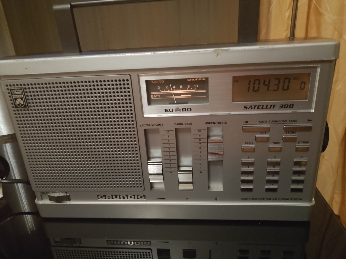 GRUNDIG Satellit 300