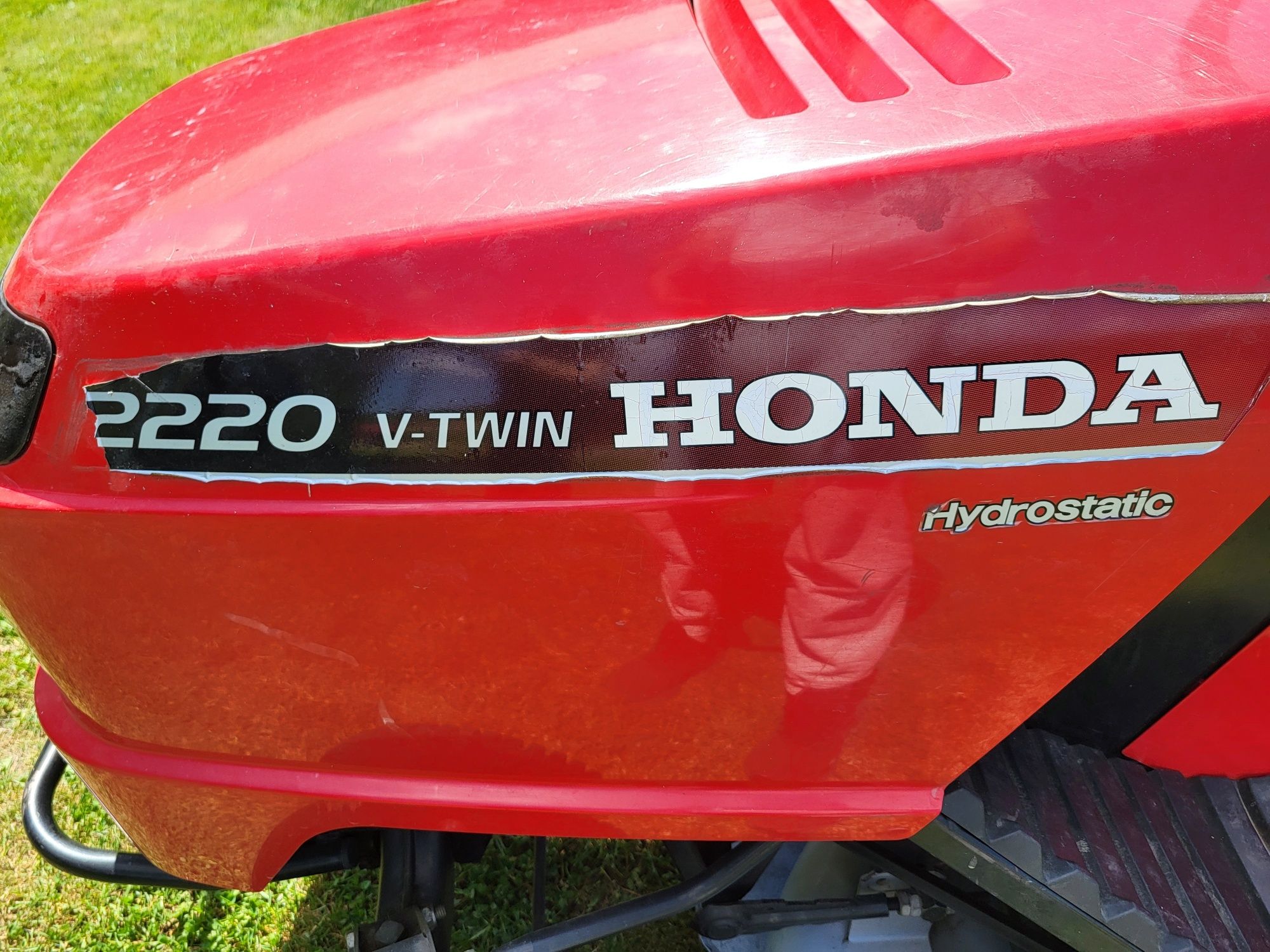 Tractorast de tuns gazonul HONDA