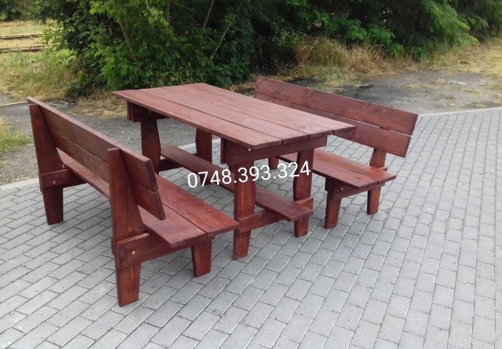 Set de masa cu bănci și scaune din lemn masiv