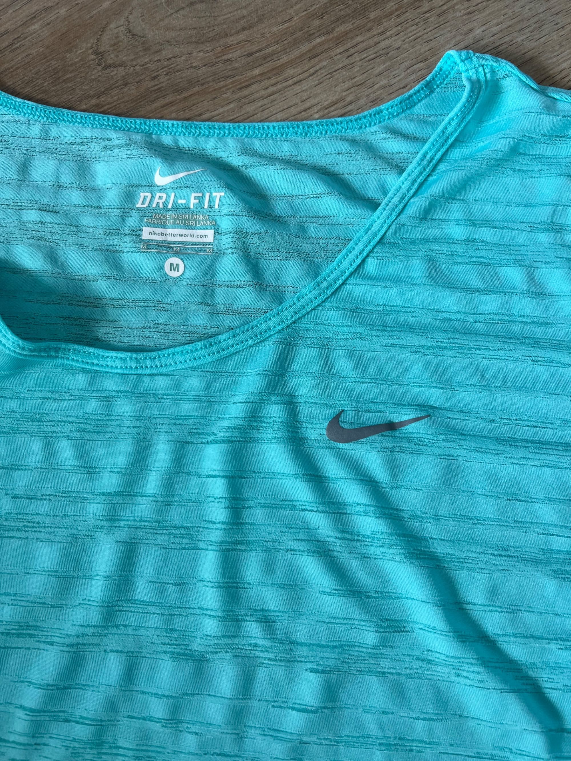 Nike  блуза и потник носени няколко пъти 20  лв /бр-