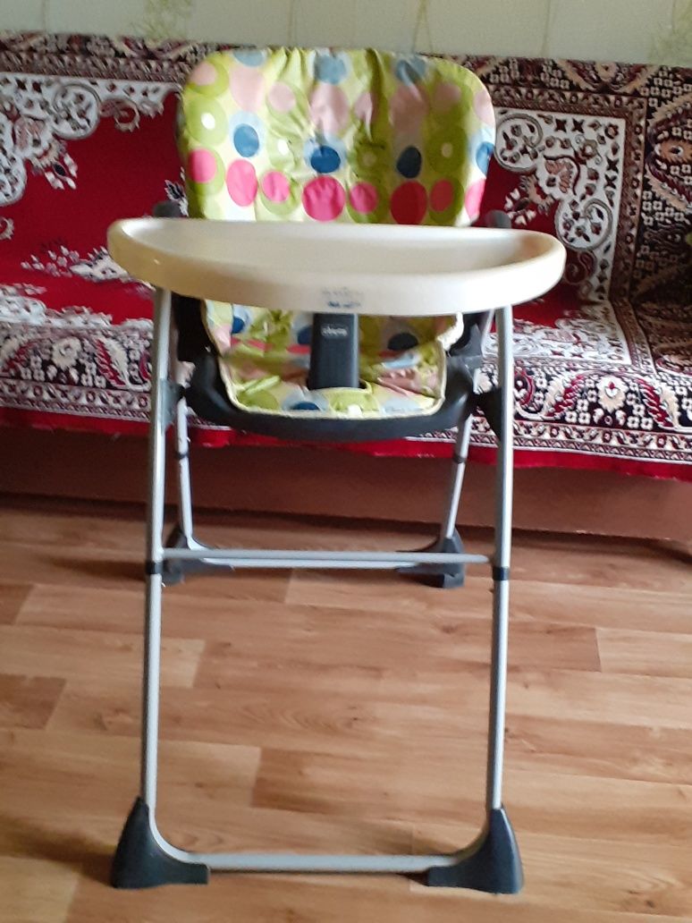 Столик с креслом для ребёнка