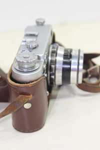 Стар Руски фотоапарат Фед 2 с обектив и калъф