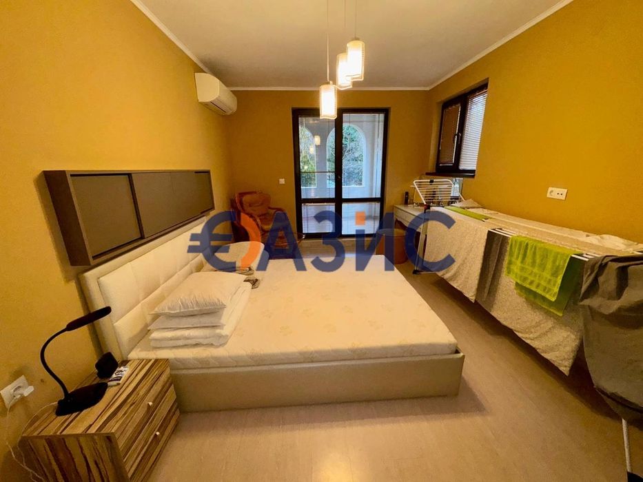 Продава се Тристаен апартамент в Несебър - 94 кв.м за 863 €/кв.м - Снимка #11