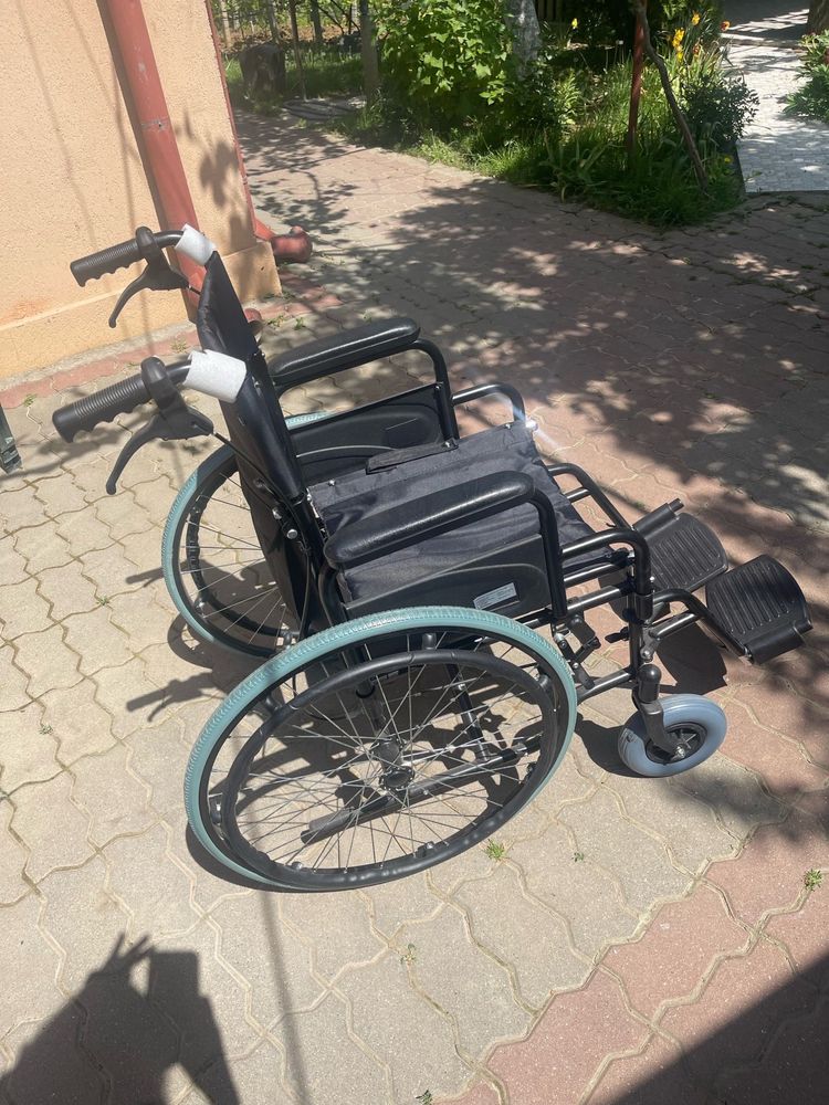 Carucior cu rotile(stare impecabila)