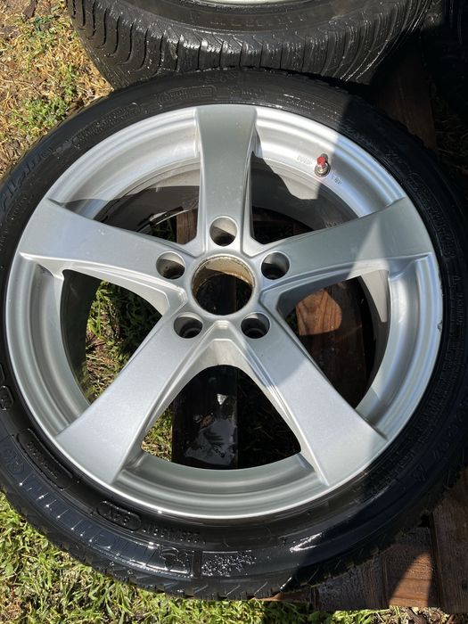Jante Dezent R17 BMW cu anvelope de iarna 225/45R17