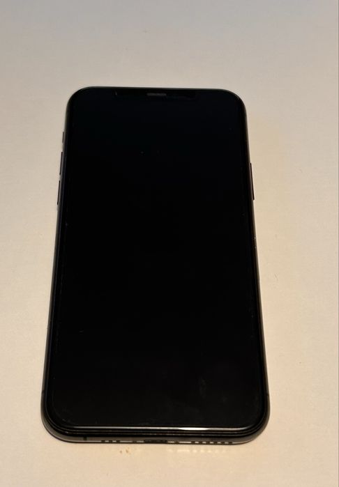 iPhone 11 Pro 81% baterie - full box