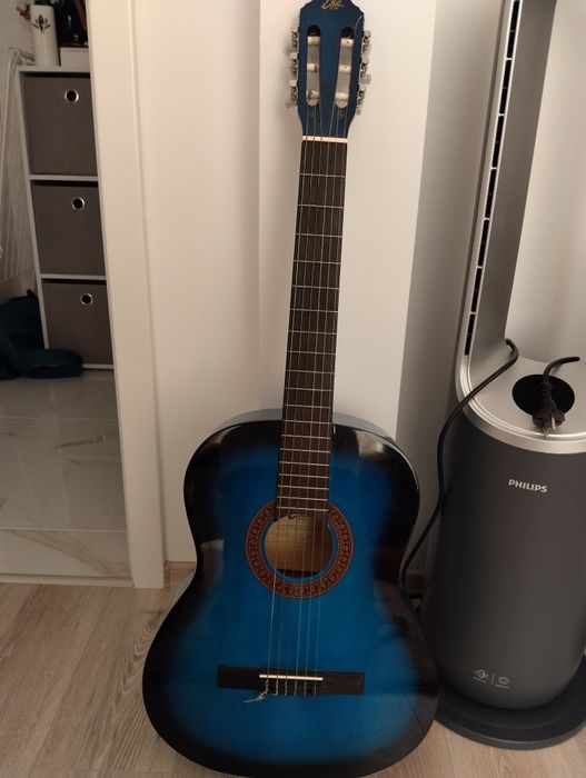 Класическа китара на марката Eko (цвят син)
