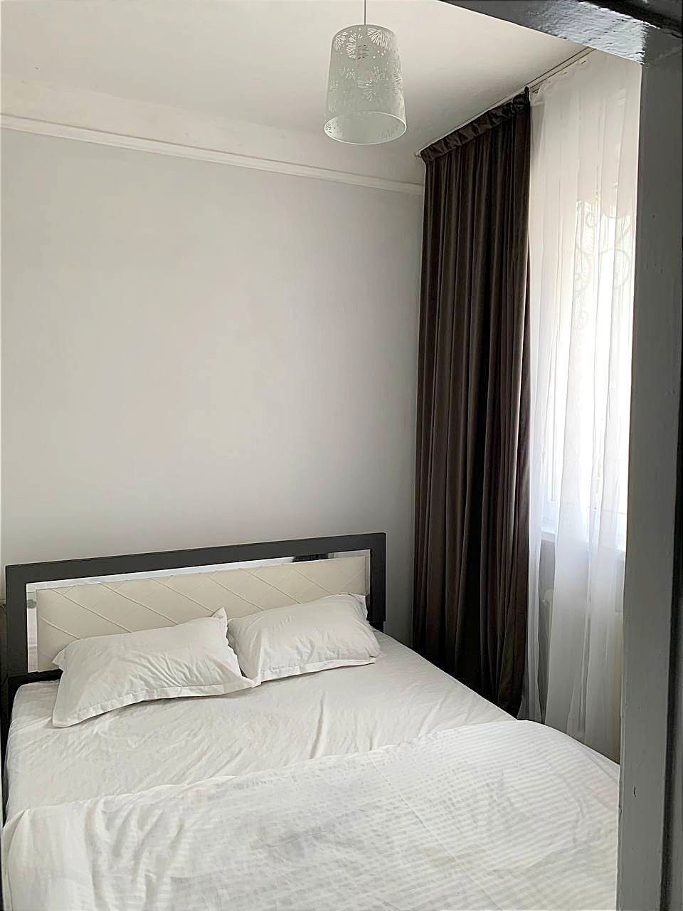 Qoʻyliq 1-mavze Hayot hotel orqasida qizlarga kvartira bor hazaykali