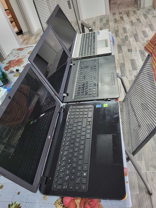Vand 3 laptopuri
