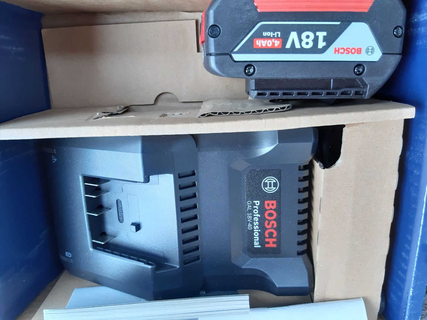 Bosch rotopercutor pe acumulatori  nou