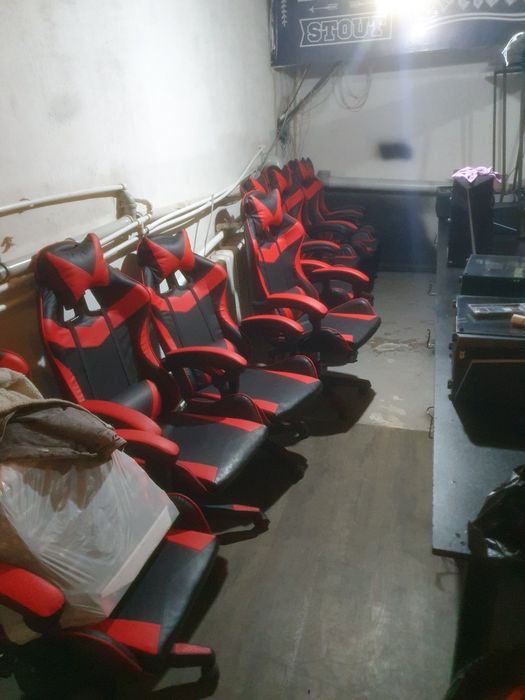 Продаю компьютерное игровое кресло