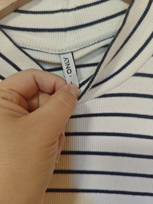 Лот блузи размер L – H&M, ONLY и др. – всичко за 8 лв