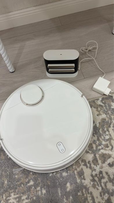 робот пылесос от XIAOMI Mi Robot Vacuum