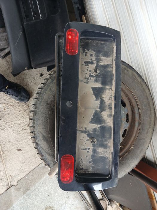 Лайсни багажник ауди а6 ц5