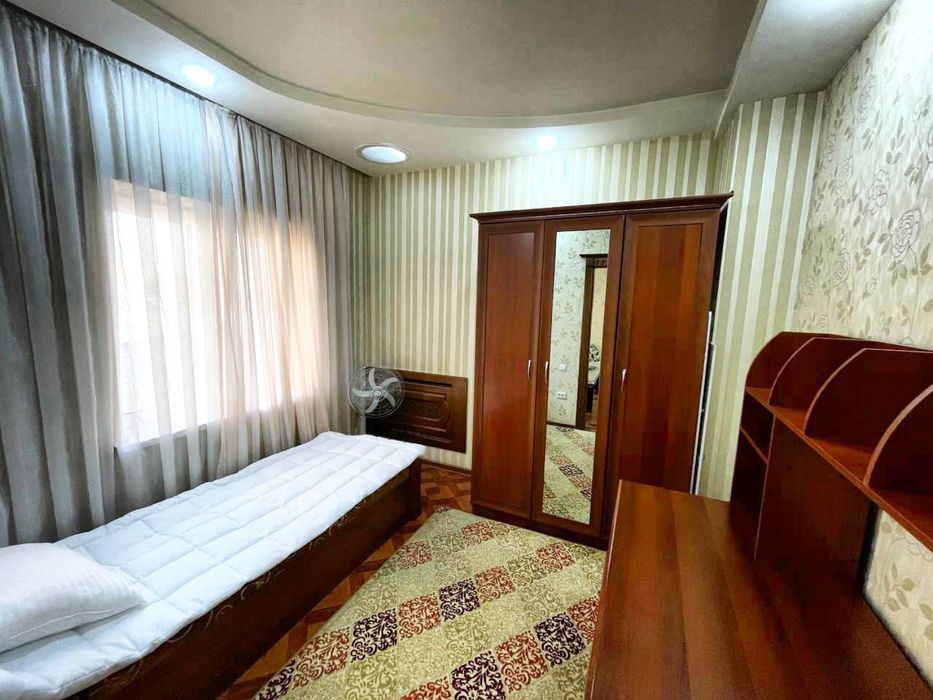 Сдаётся 4-х комнатная квартира в центре