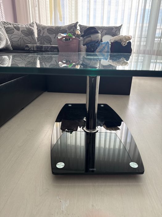 Продавам холна маса