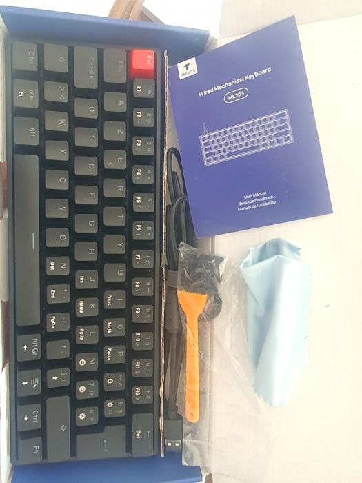 Tastatura mecanica Tecurs mk203 noua în cutie cu accesorii