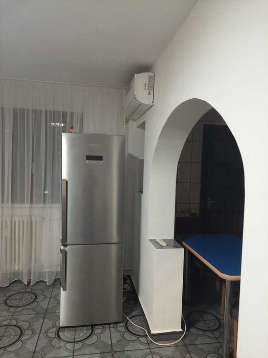 Persoana fizica inchiriez pe termen lung  apart. 3 camere Lapus