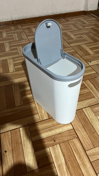 Мусорное ведро с крышкой