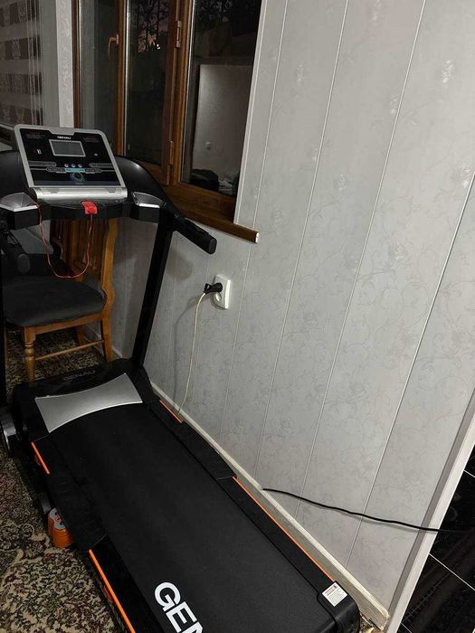 Беговая дорожка Genau Evolution M800, максимальный вес 140 кг *RT2-07A