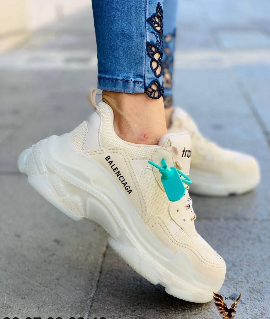 Adidasi balenciaga
36-38
250 lei